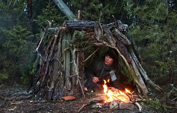 bushcraft camping in heavy rain