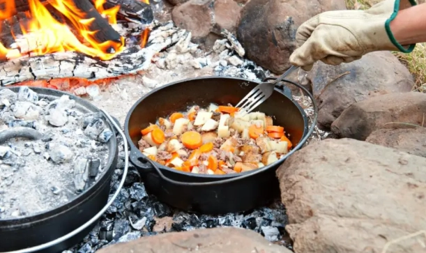 dutch oven camping