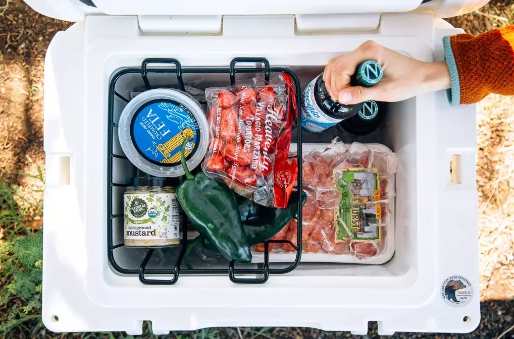 keep food cold while camping